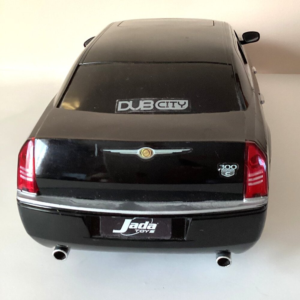 Daimler Chrysler 2005 300C HEMI Jada Toys Dub City Black Spinner Wheels - Picture 6 of 9